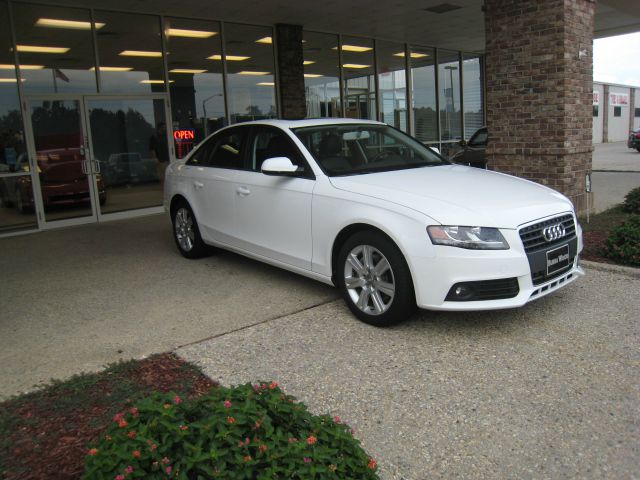 Audi A4 2011 photo 3