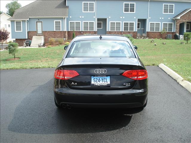 Audi A4 2011 photo 1