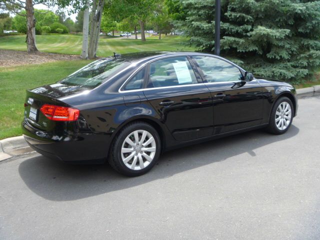 Audi A4 2011 photo 6