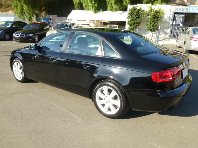 Audi A4 2011 photo 3