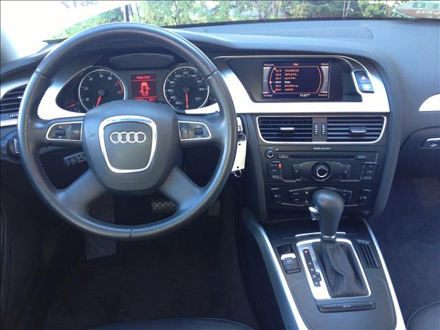 Audi A4 2011 photo 3