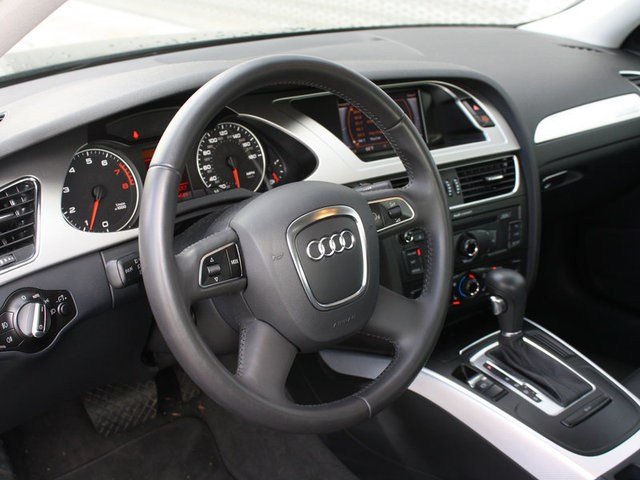 Audi A4 2012 photo 5