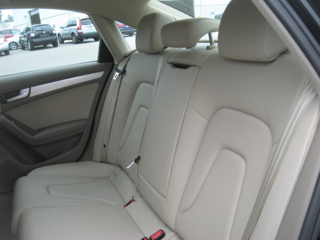 Audi A4 2012 photo 3