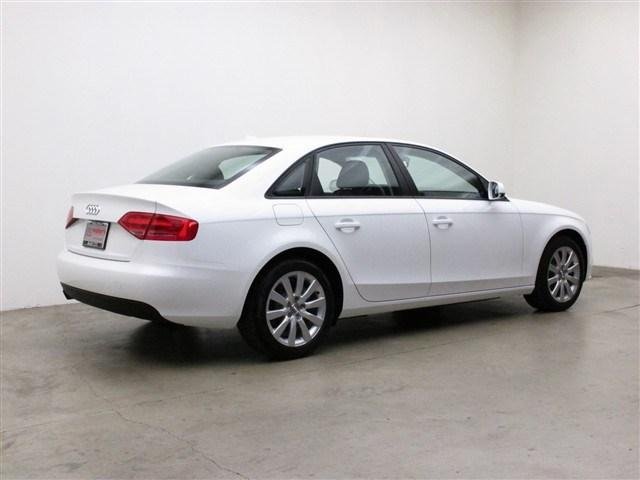 Audi A4 2012 photo 1