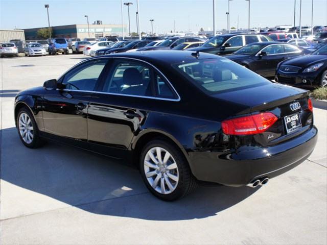 Audi A4 2012 photo 2