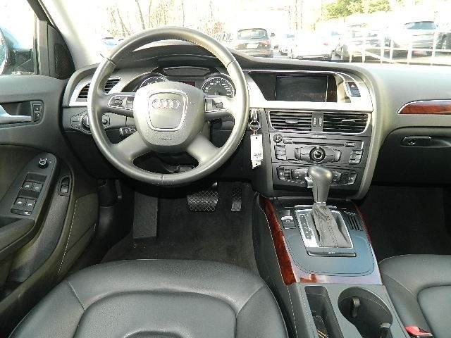 Audi A4 2012 photo 2