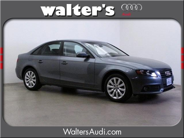 Audi A4 2012 photo 2