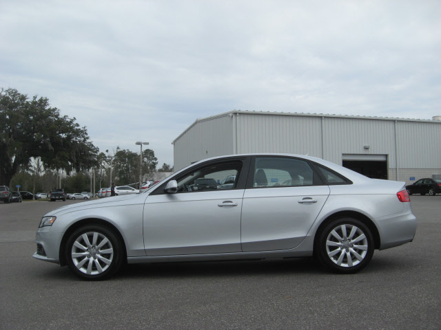 Audi A4 2012 photo 4