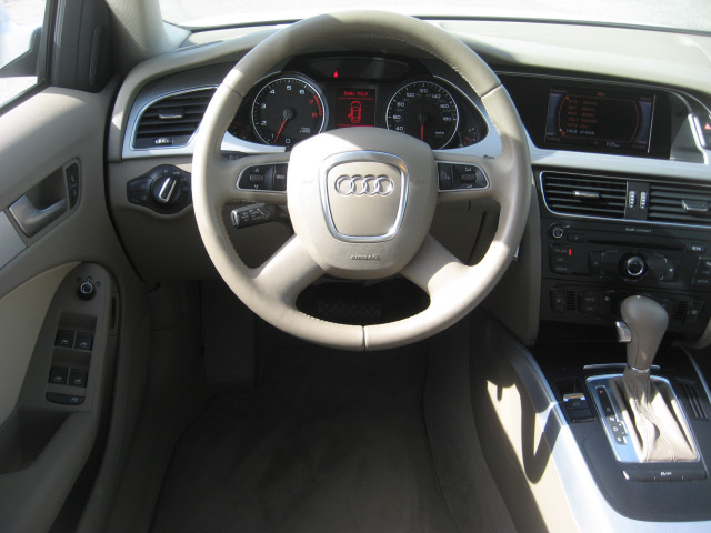 Audi A4 2012 photo 5