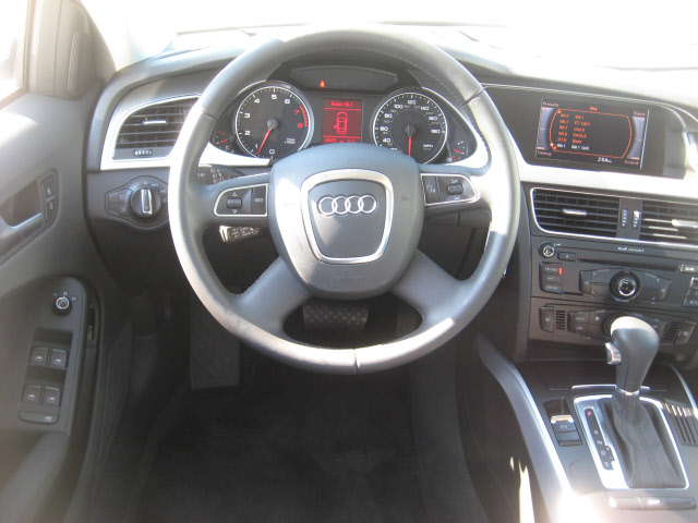 Audi A4 2012 photo 1