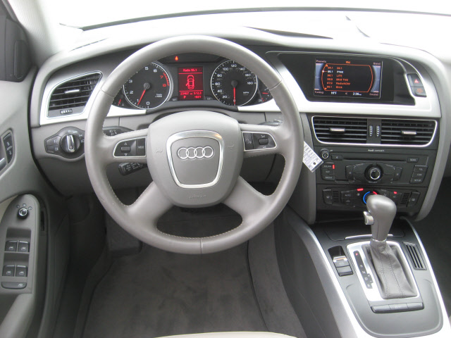 Audi A4 2012 photo 3