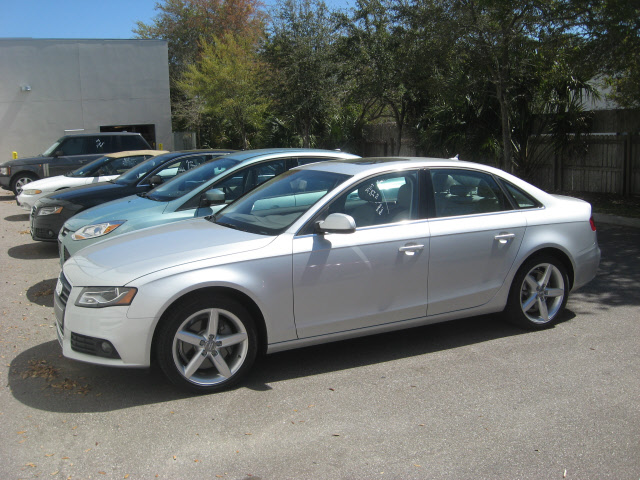 Audi A4 2012 photo 2