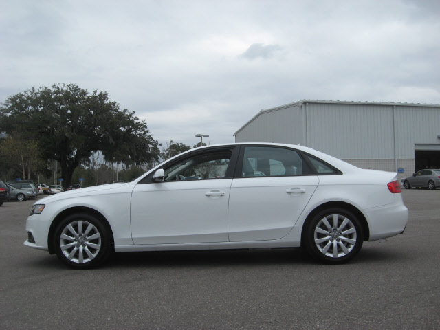 Audi A4 2012 photo 1