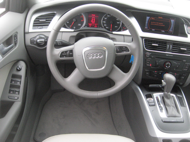 Audi A4 2012 photo 3