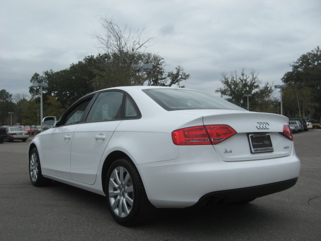 Audi A4 2012 photo 4