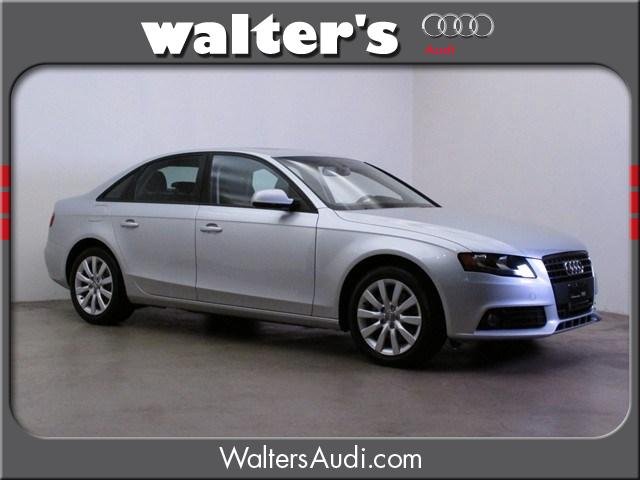 Audi A4 2012 photo 4