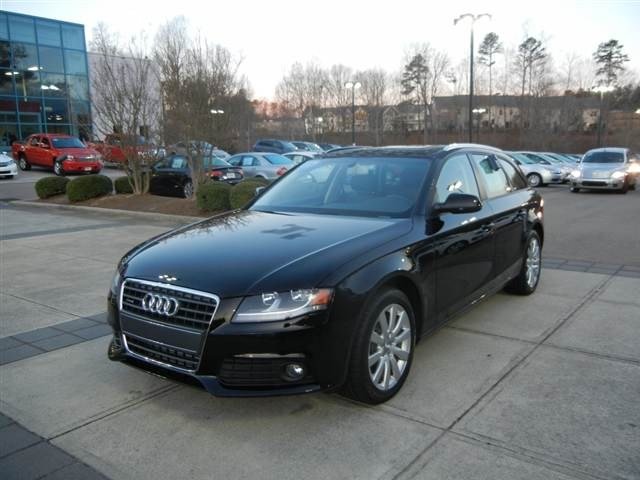 Audi A4 2012 photo 2