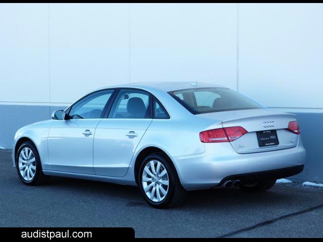 Audi A4 2012 photo 2