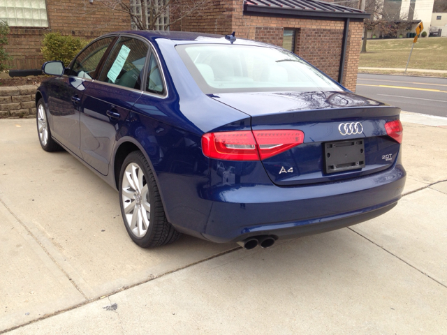 Audi A4 2013 photo 1