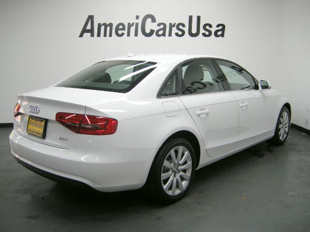 Audi A4 2013 photo 1