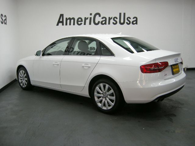 Audi A4 2013 photo 3