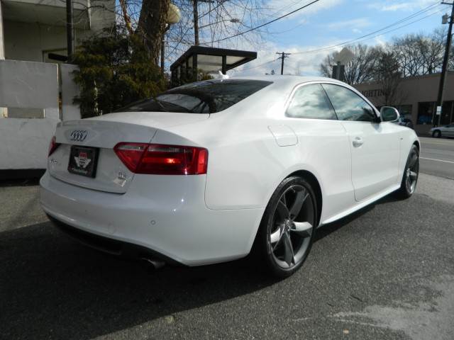 Audi A5 2009 photo 2