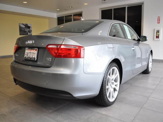 Audi A5 2011 photo 2