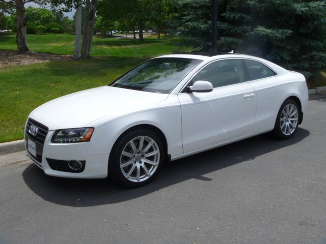 Audi A5 2011 photo 2