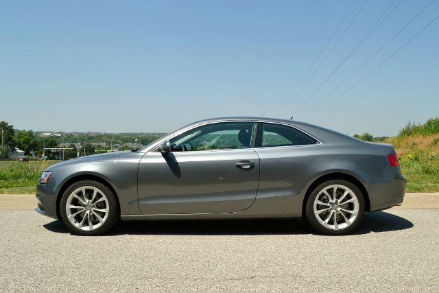 Audi A5 2013 photo 2