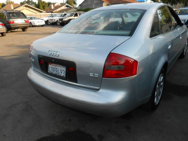 Audi A6 2000 photo 4