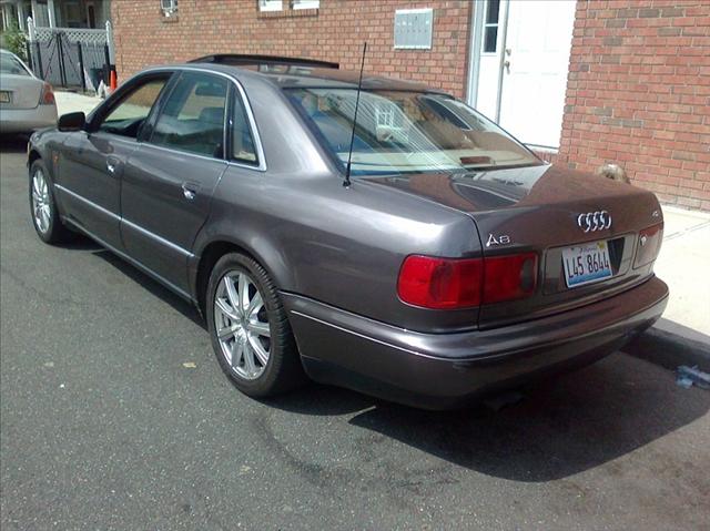 Audi A8 1999 photo 1