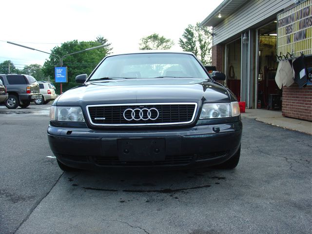 Audi A8 1999 photo 4