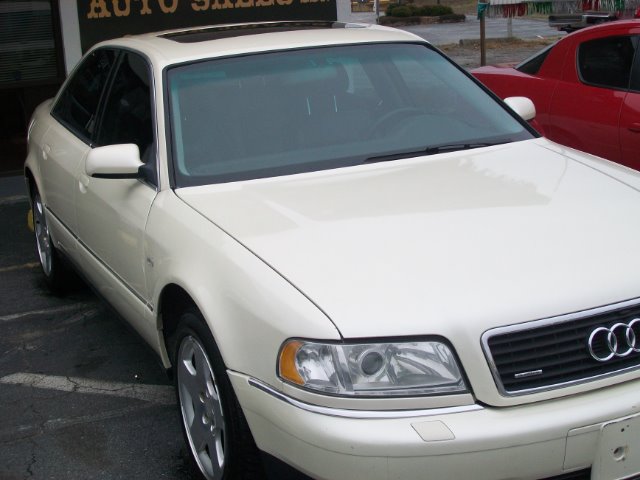 Audi A8 2000 photo 1