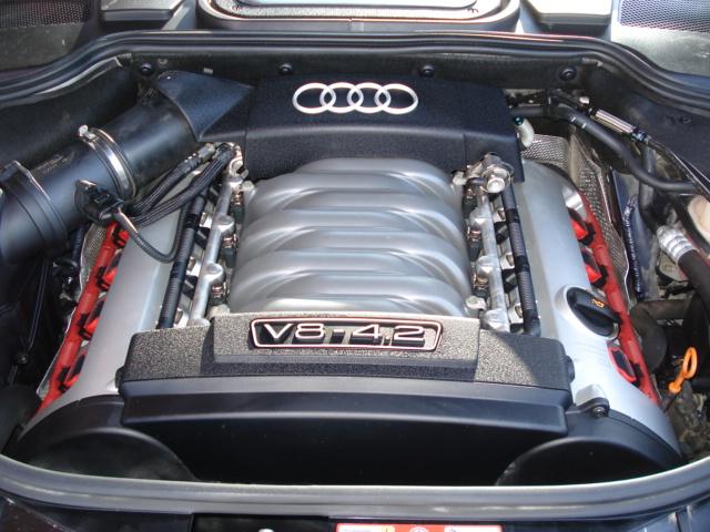 Audi A8 2004 photo 2