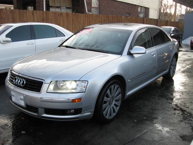 Audi A8 2004 photo 1