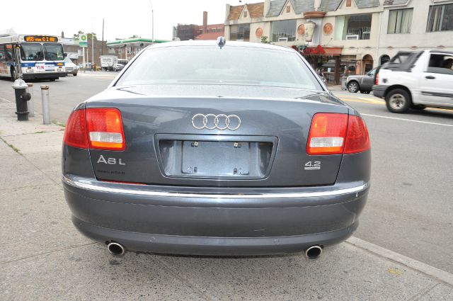 Audi A8 2004 photo 1