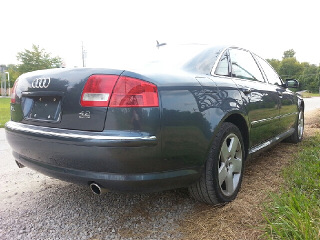 Audi A8 2004 photo 1