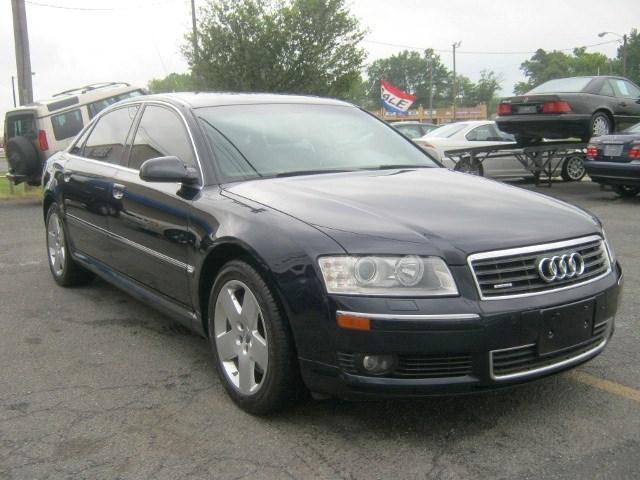 Audi A8 2004 photo 2