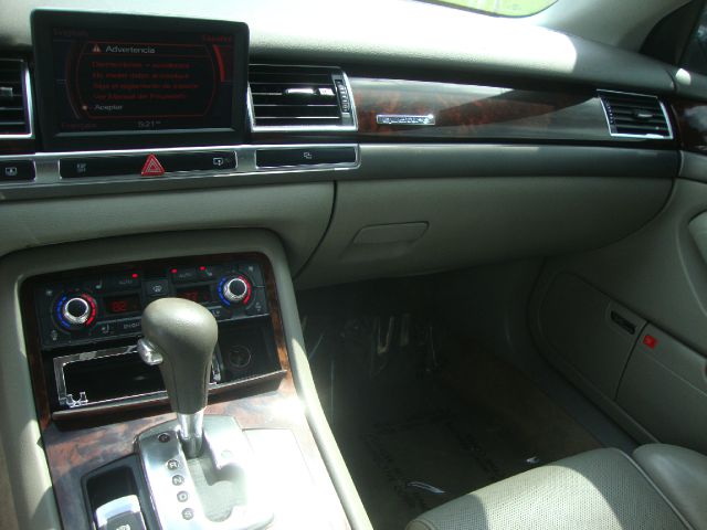 Audi A8 2004 photo 14