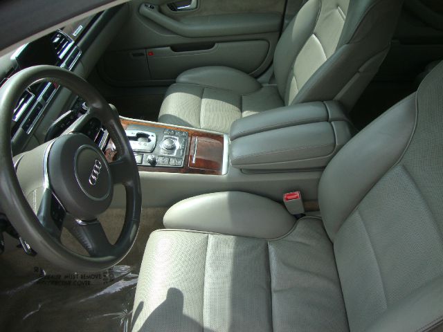 Audi A8 2004 photo 16