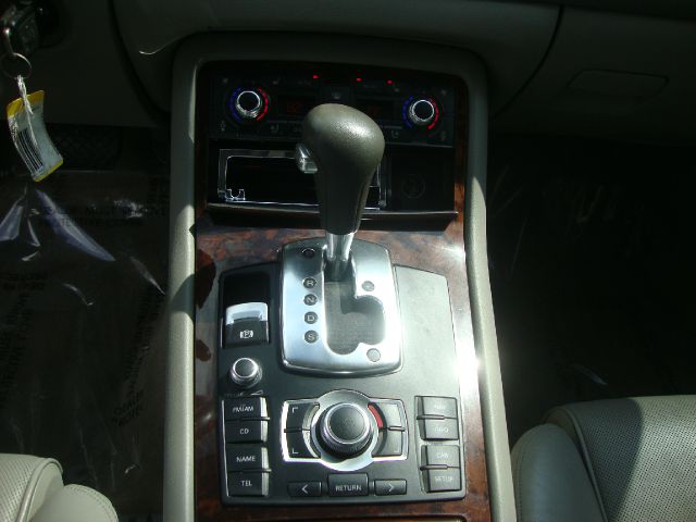 Audi A8 2004 photo 19