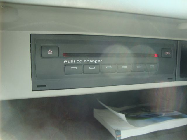 Audi A8 2004 photo 24