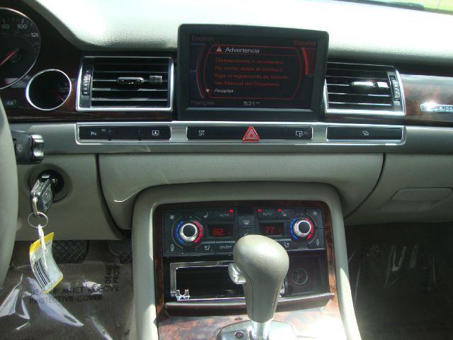 Audi A8 2004 photo 27