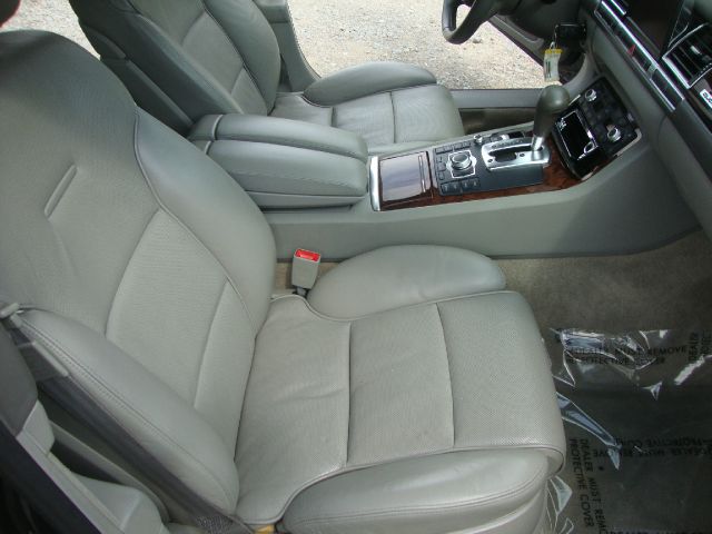 Audi A8 2004 photo 34