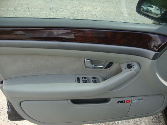 Audi A8 2004 photo 43