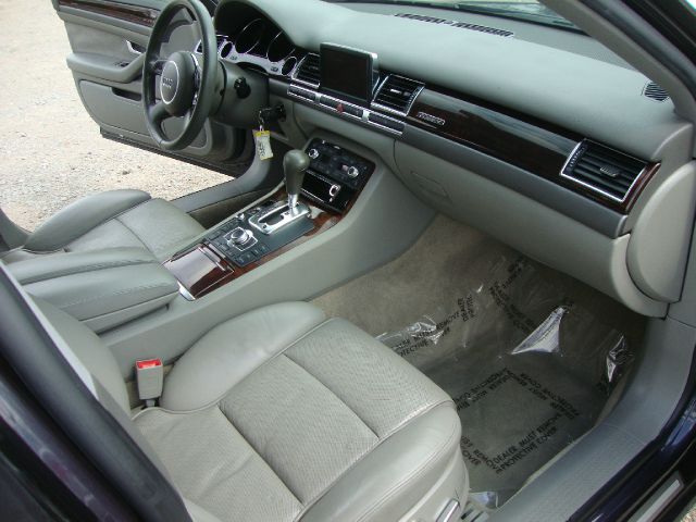 Audi A8 2004 photo 9