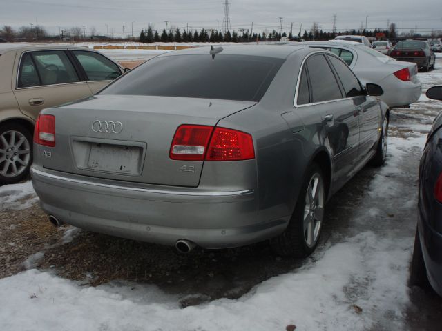 Audi A8 2005 photo 2