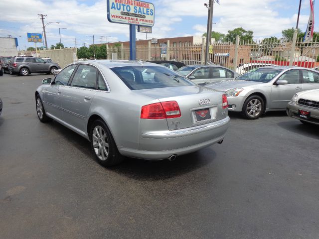 Audi A8 2005 photo 2