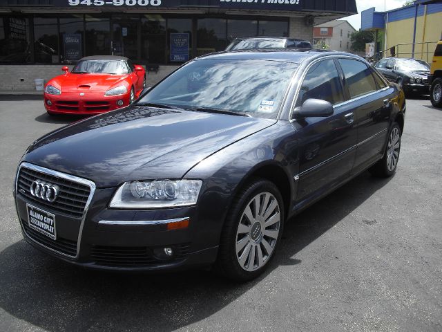 Audi A8 2007 photo 2