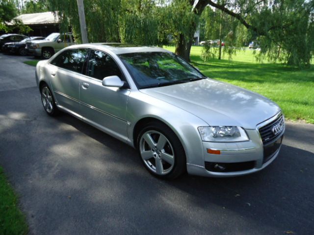 Audi A8 2007 photo 2